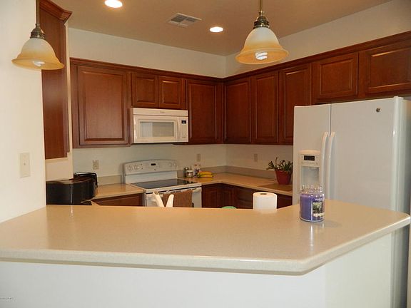 5th image of 454 W Chardin Dr