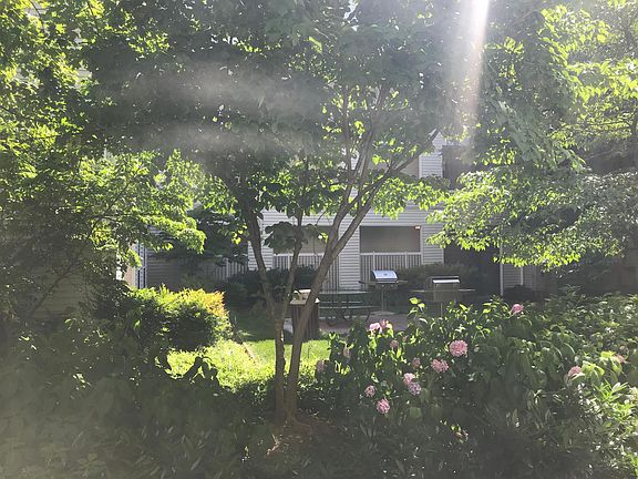5th image of 2641 S Vance Ct #103