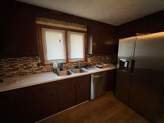 4th image of 66 Gladden St