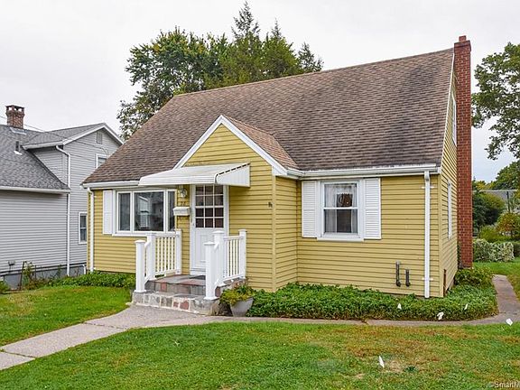 3rd image of 28 Pinehurst Ave