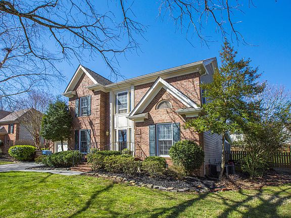 2nd image of 1307 Amblewinds Ln