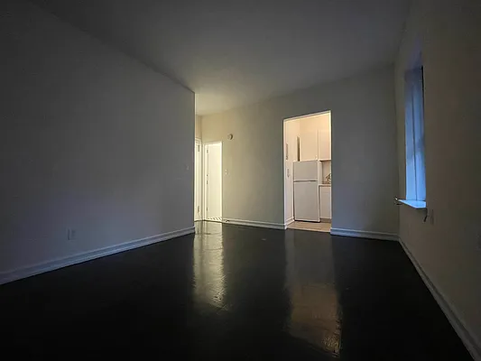 Rented by HOLTON REAL ESTATE INC. | media 21