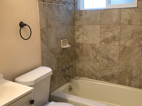 4th image of 3113 Illinois Ave #4