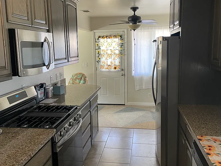 1298 Roxy Ave — Photo 17
