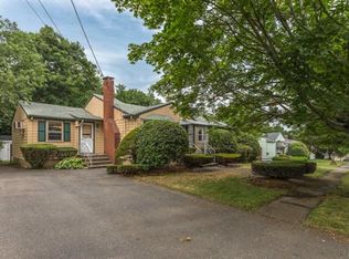 14 Douglas St, Peabody, MA 01960