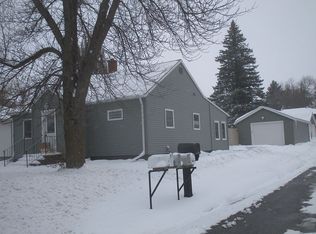 203 Park Ave S, Park River, ND 58270