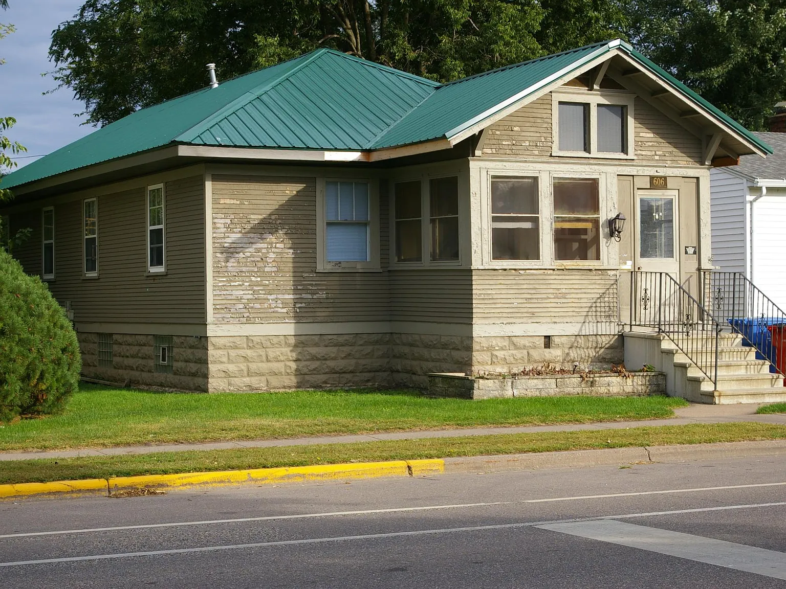 606 Main St — Photo 1