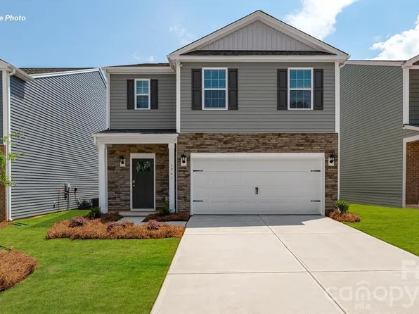 1330 37th Avenue Ln NE, Hickory, NC 28601