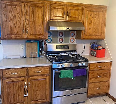 5th image of 610 E 6th St