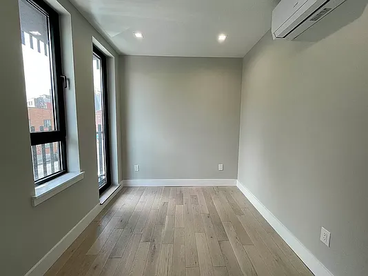 Rented by Brookhaus Capital Inc | media 18