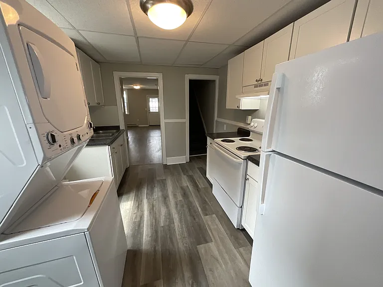 215 Fulton St — Photo 5