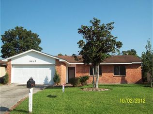 9907 Hummingbird St, La Porte, TX 77571