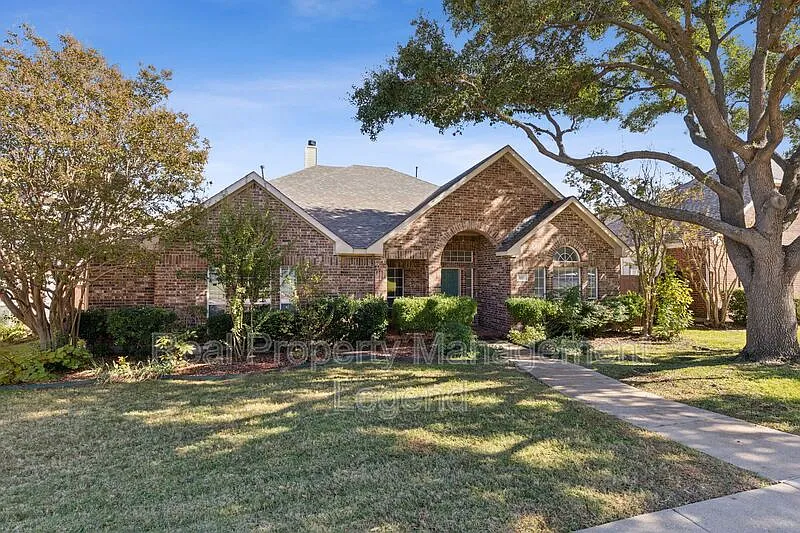4 bed, 3.0 bath, 2675 sqft, $3,145 — Photo 2