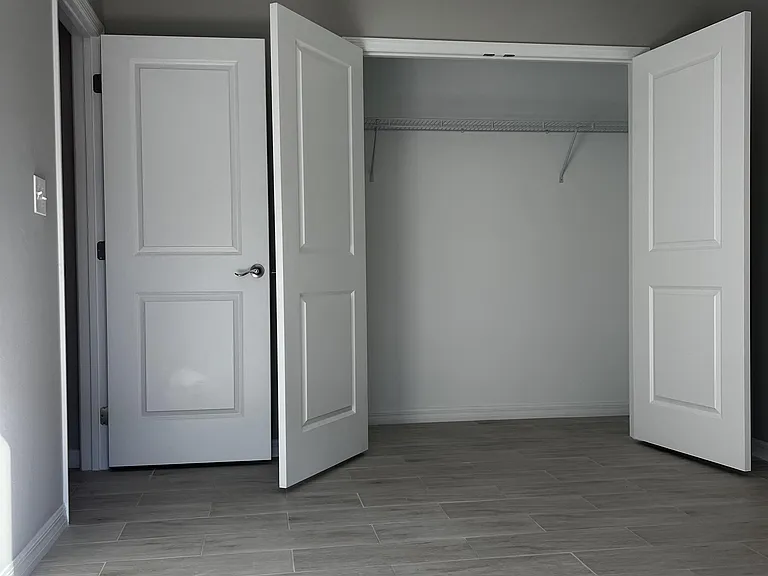 3913 NW 42nd Ln — Photo 22
