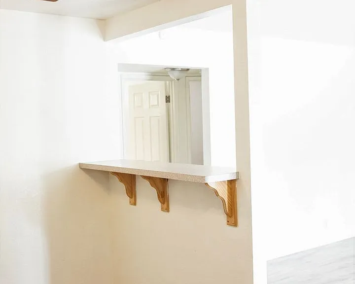 Crestline Apartments — Photo 7