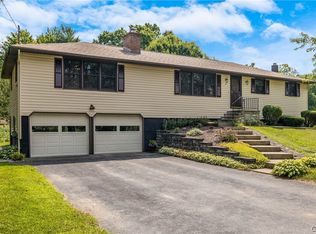 14 Sherry Ln, Kirkville, NY 13082