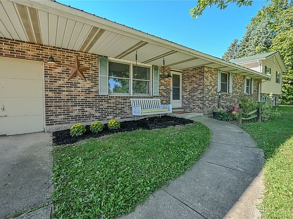 5th image of 3191 Tamarack Ave