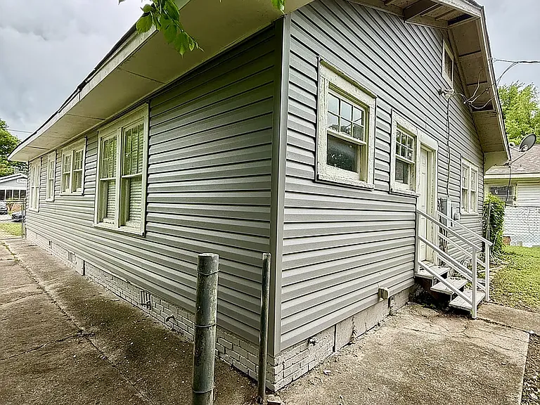 1816 Saint Charles Ave SW — Photo 15