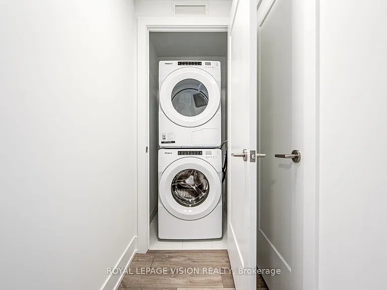 858 Dupont St #710 — Photo 19