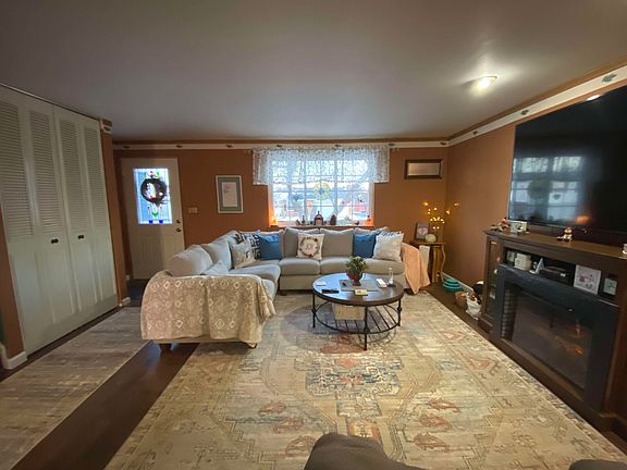 2nd image of 1807 Carol Dr