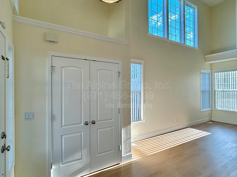 351 NW Kotrik Pl — Photo 4