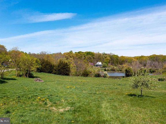 4th image of 39650 Stonestreet Farm Ln