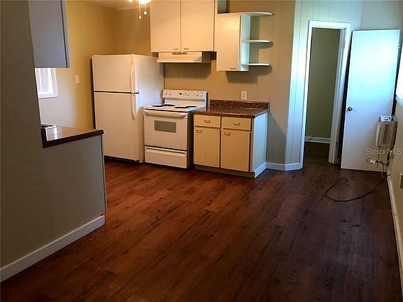 2nd image of 401 1st Ave NE #407-1