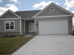 1444 Fairwood Dr, Belleville, IL 62220