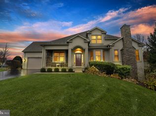 201 Country Club Dr, Telford, PA 18969