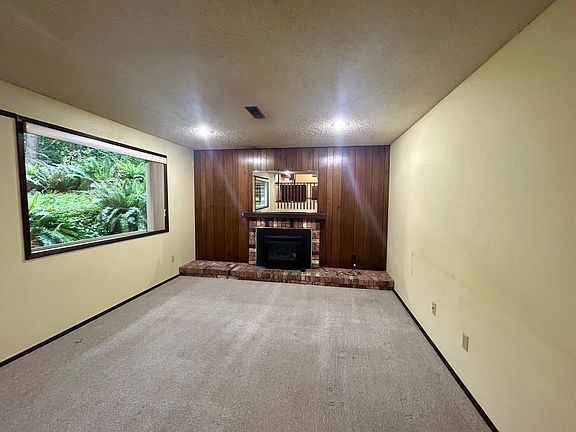 3rd image of 1486 Oriental Ave