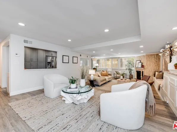 441 N Oakhurst Dr APT 203, Beverly Hills, CA 90210