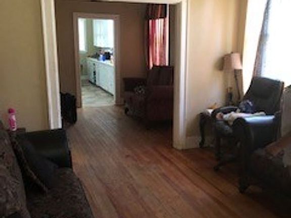 3rd image of 1806 Leland St