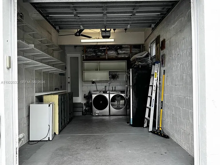 3470 Sheridan Ave — Photo 49