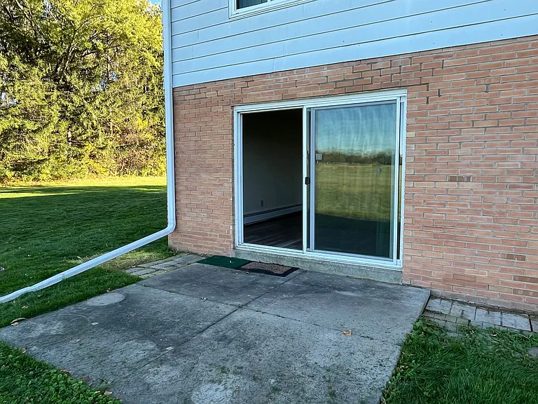619 Laurel Ct — Photo 19