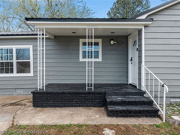 2nd image of 3616 Blair Ave