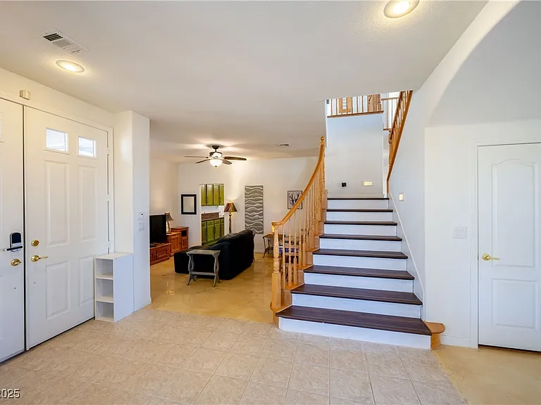 359 Hoskins Ct — Photo 33
