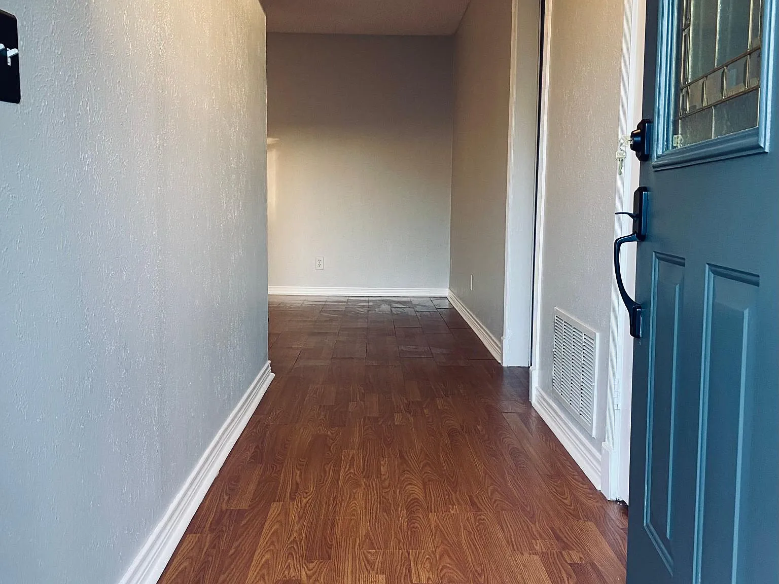 3 bed, 1256 sqft, $1,800 — Photo 4