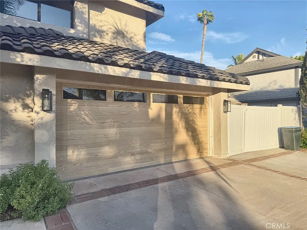 4 bed, 2.5 bath, 2174 sqft, $4,500 — Photo 3