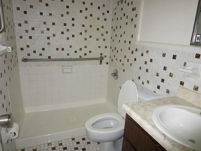 107 Perkins St — Photo 9