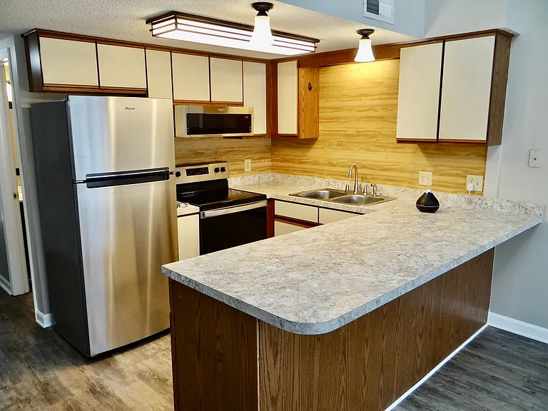 200 Deer Creek Rd #F — Photo 1