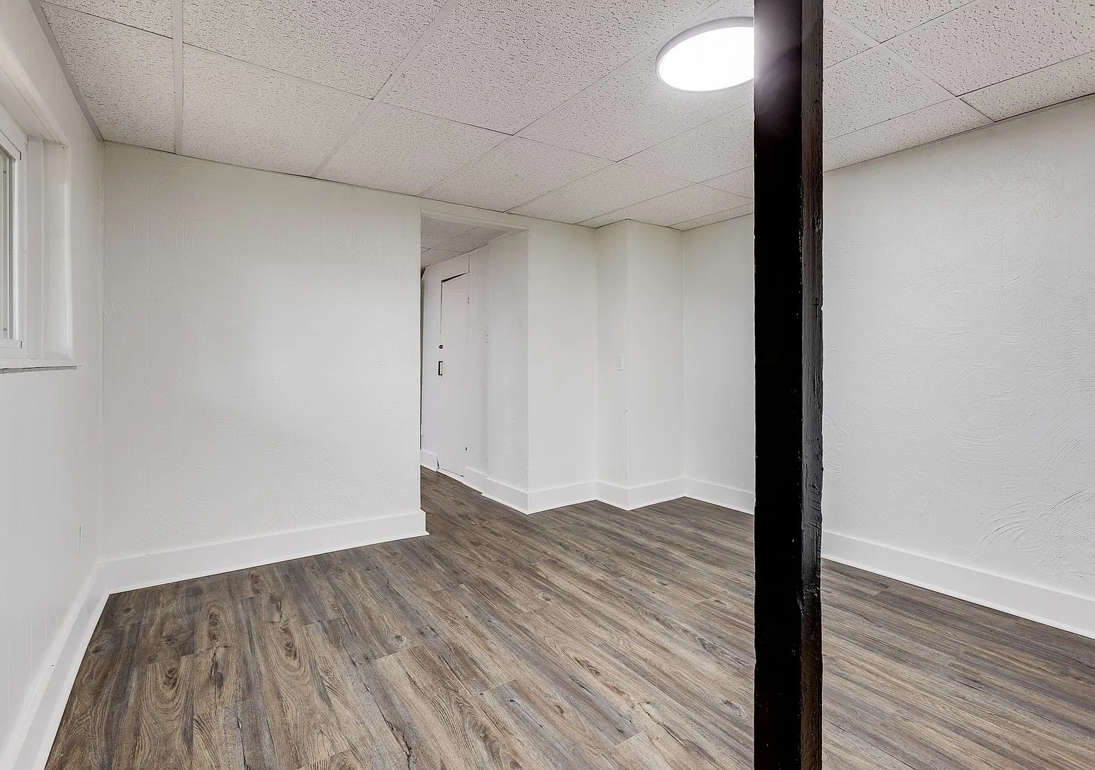 *Available Now!! Ask About Our Leasing Specials Beautiful Fully Renovated Apartments — Photo 4