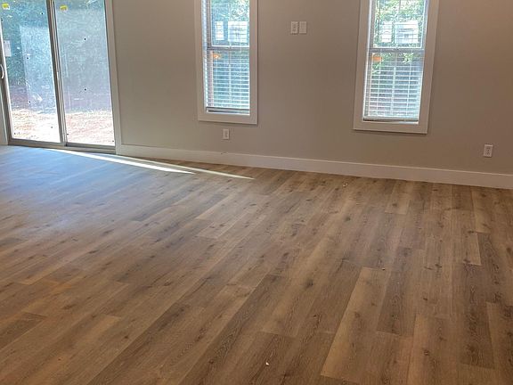4th image of 1222 Melody Ln