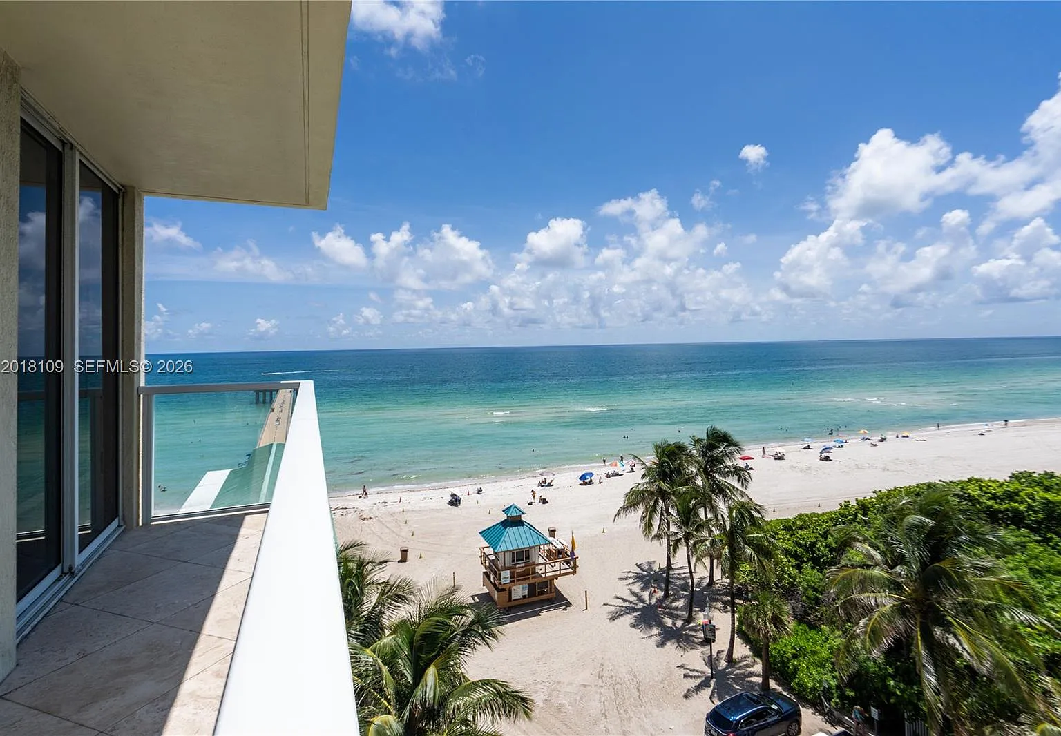 La Perla Condo — Photo 2