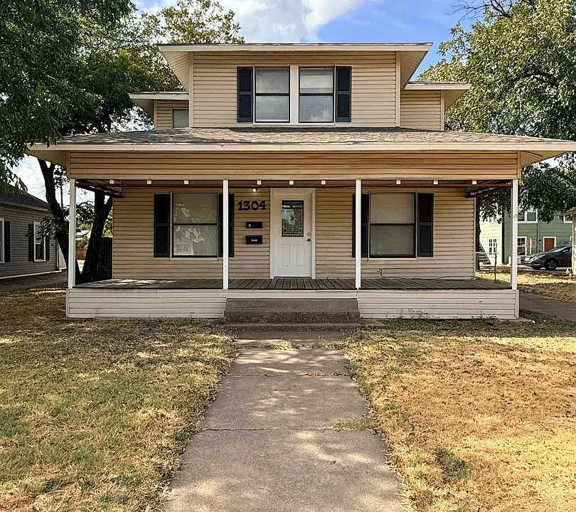 1304 Kemp Blvd