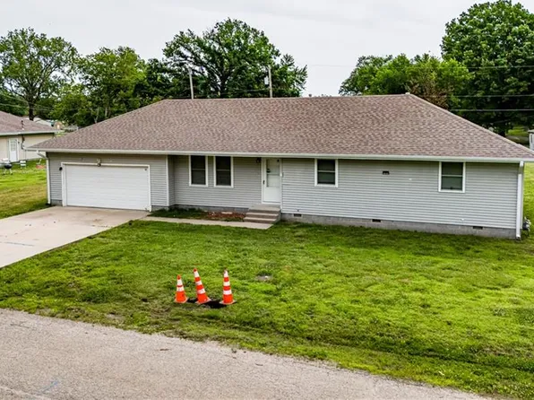 405 S May St, Cherryvale, KS 67335