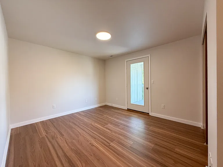 2080 NE Fairview Ave #C — Photo 15