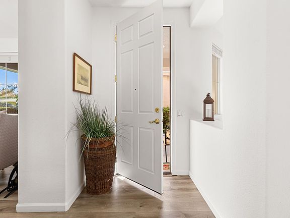 3rd image of 1728 Leander Ln