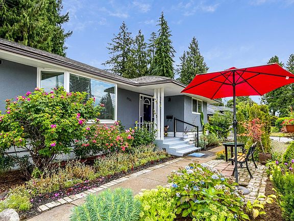 3rd image of 21727 Ridgeway Cres