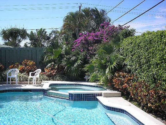 Relaxing Pool with Spa