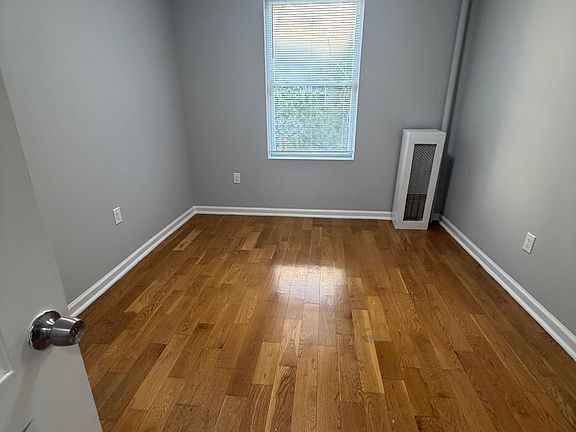 5th image of 146-150 Manhattan Ave #4A